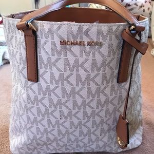 Michael Kors medium Morgan tote NWT!